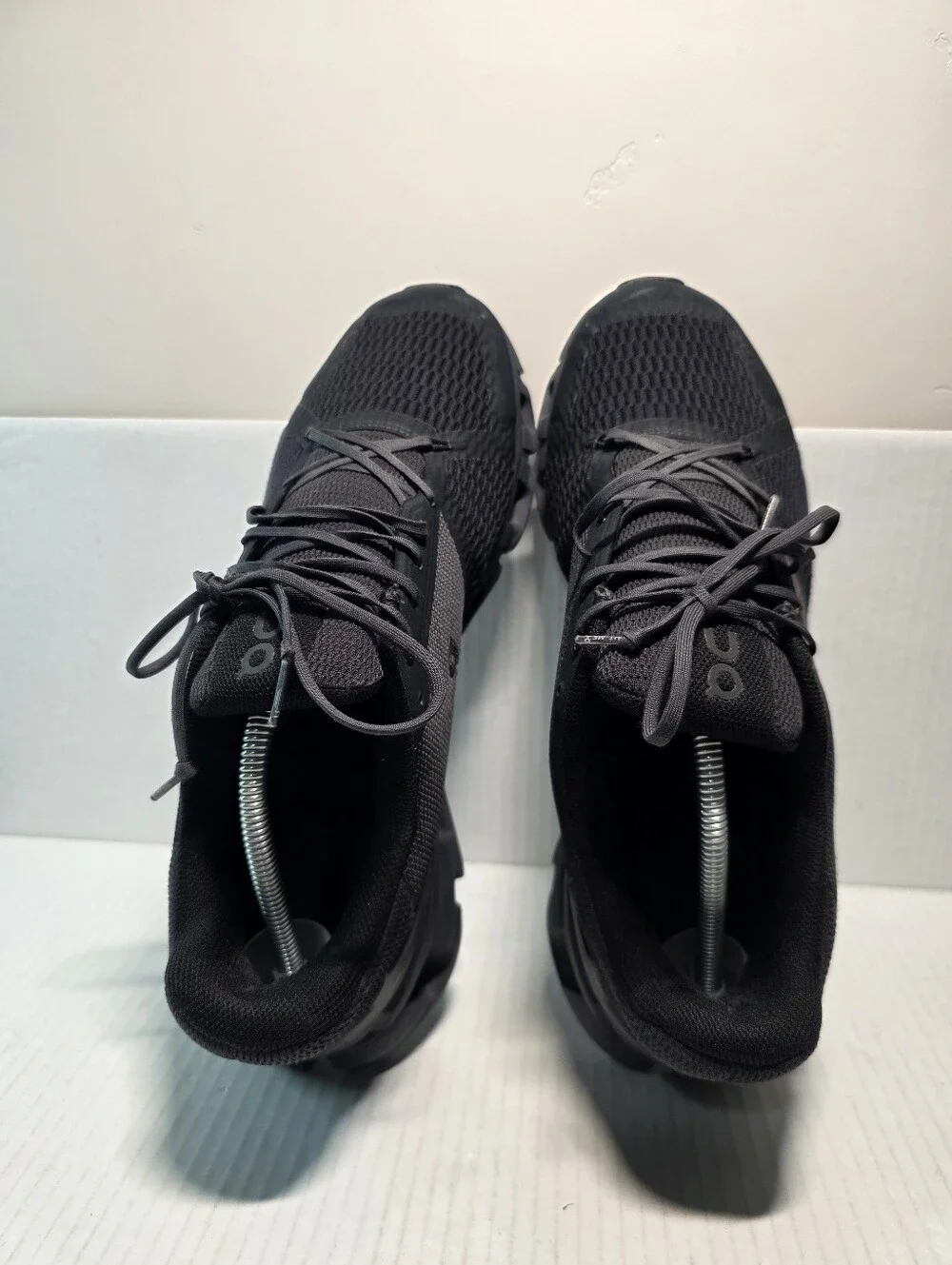On Mens Swiss Engineering Cloudflyer Running Shoes Sneakers Black Size US 12